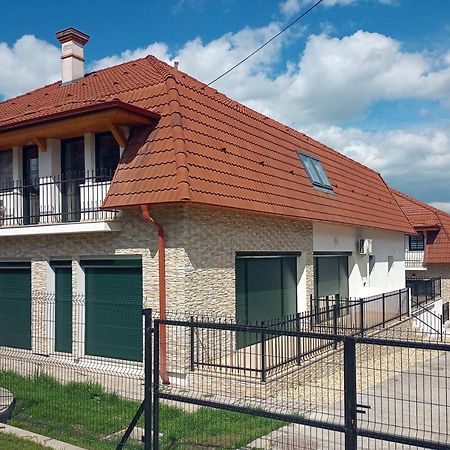 Szellorozsa Apartman Fonyód Екстериор снимка